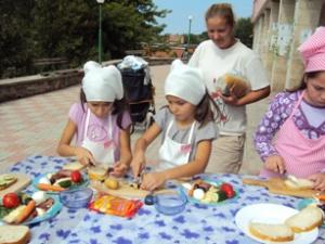 Петнадесет млади готвачи премериха сили в поредното кулинарно шоу, организирано в читалищата в община Враца