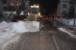 Общината почисти от сняг още 15 улици във Враца
