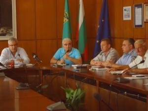 Днес в заседателната зала на Община Враца се проведе Ден на кмета, на който бяха обсъдени проблемите и взаимодействието с Районно управление „Полиция” по опазването на селскостопанската продукция и обществения ред в населените места на Община Враца.