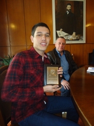 Кметът награди млад писател от Враца
