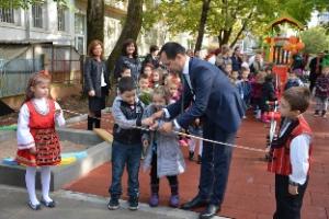 Кметът на Община Враца Калин Каменов откри обновения двор на Детска градина „Българче“