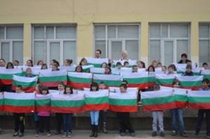 4 000 български знамена раздава в училищата Община Враца за 3 март