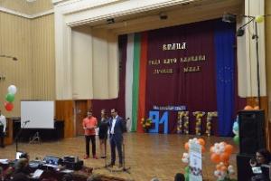 Кметът Калин Каменов поздрави абитуриентите от ПТГ „Н.Й.Вапцаров“