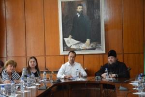 Врачанският митрополит Григорий и кметът Калин Каменов организираха среща с директори на училища