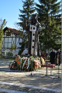 Враца чества Деня на народните будители пред паметника на „Св. Софроний Врачански“